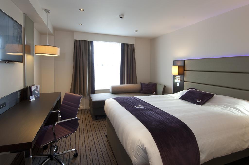 Premier Inn Epsom South 외부 사진