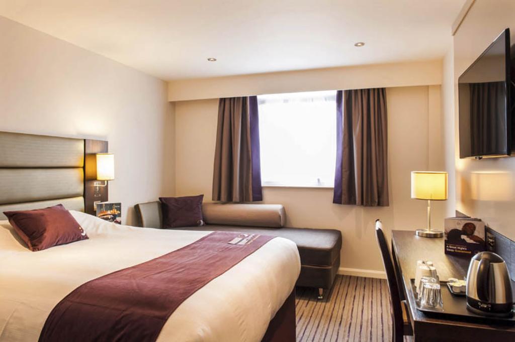 Premier Inn Epsom South 객실 사진