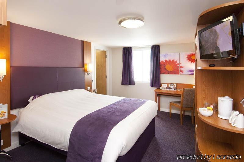 Premier Inn Epsom South 외부 사진