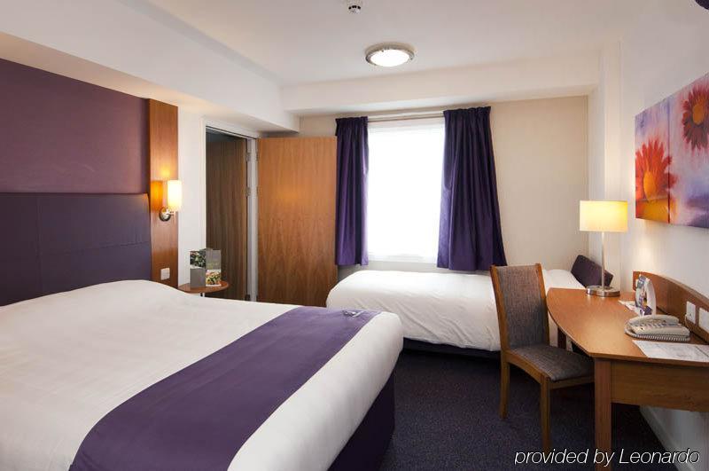Premier Inn Epsom South 외부 사진