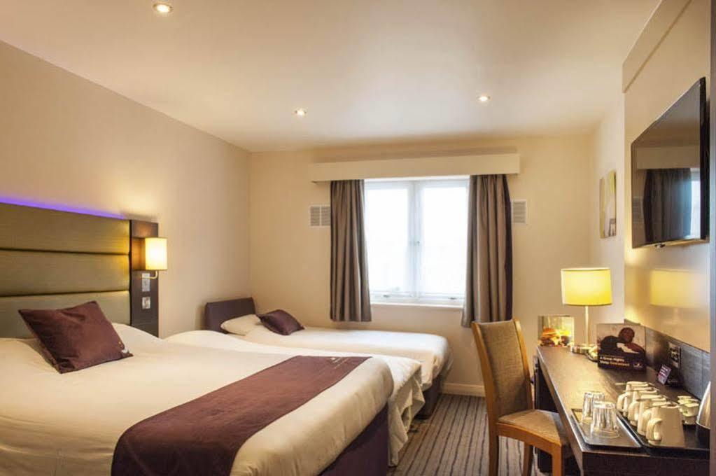 Premier Inn Epsom South 외부 사진