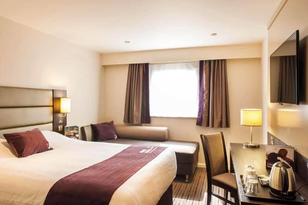 Premier Inn Epsom South 외부 사진